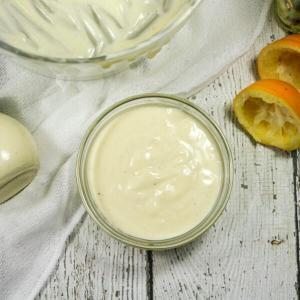 This yummy Paleo & Whole30 Mayonnaise requires only 4 ingredients (+S&P)! Once you try it, you'll never go back to store-bought chemical-laden mayo again!